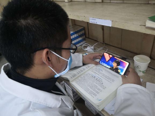 云南经济管理学院医学院党总支组织收看 张桂梅思政大讲堂首场报告会 第 12 张 云南经济管理学院医学院党总支组织收看 张桂梅思政大讲堂首场报告会 第 12 张