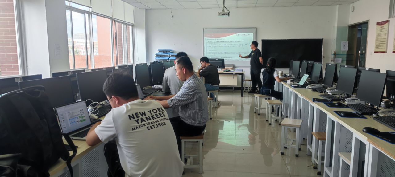 4.jpg 【教研活动】软件工程教研室活动聚焦教学质量提升、安排论文指导与就业工作 第 3 张