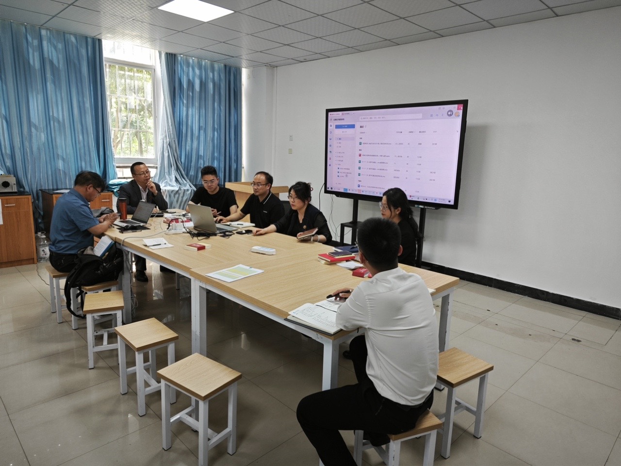 【教研活动】 智能制造教研室23-24下第十四周教研会--明确导向助就业、创新教学助发展 第 1 张 【教研活动】 智能制造教研室23-24下第十四周教研会--明确导向助就业、创新教学助发展 第 1 张