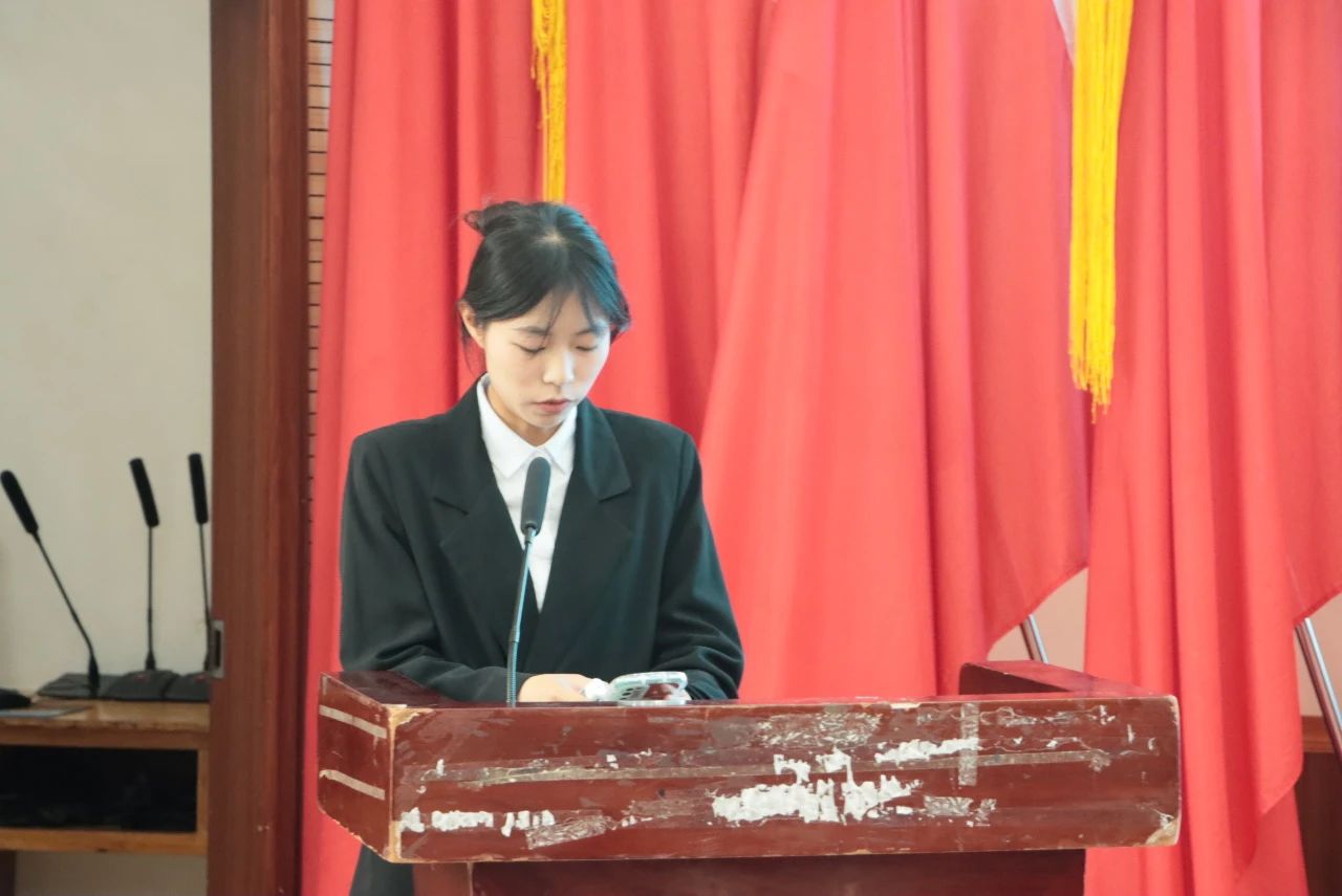 医学院2023—2024年度总结表彰大会暨医学院各组织换届大会 第 12 张 医学院2023—2024年度总结表彰大会暨医学院各组织换届大会 第 12 张