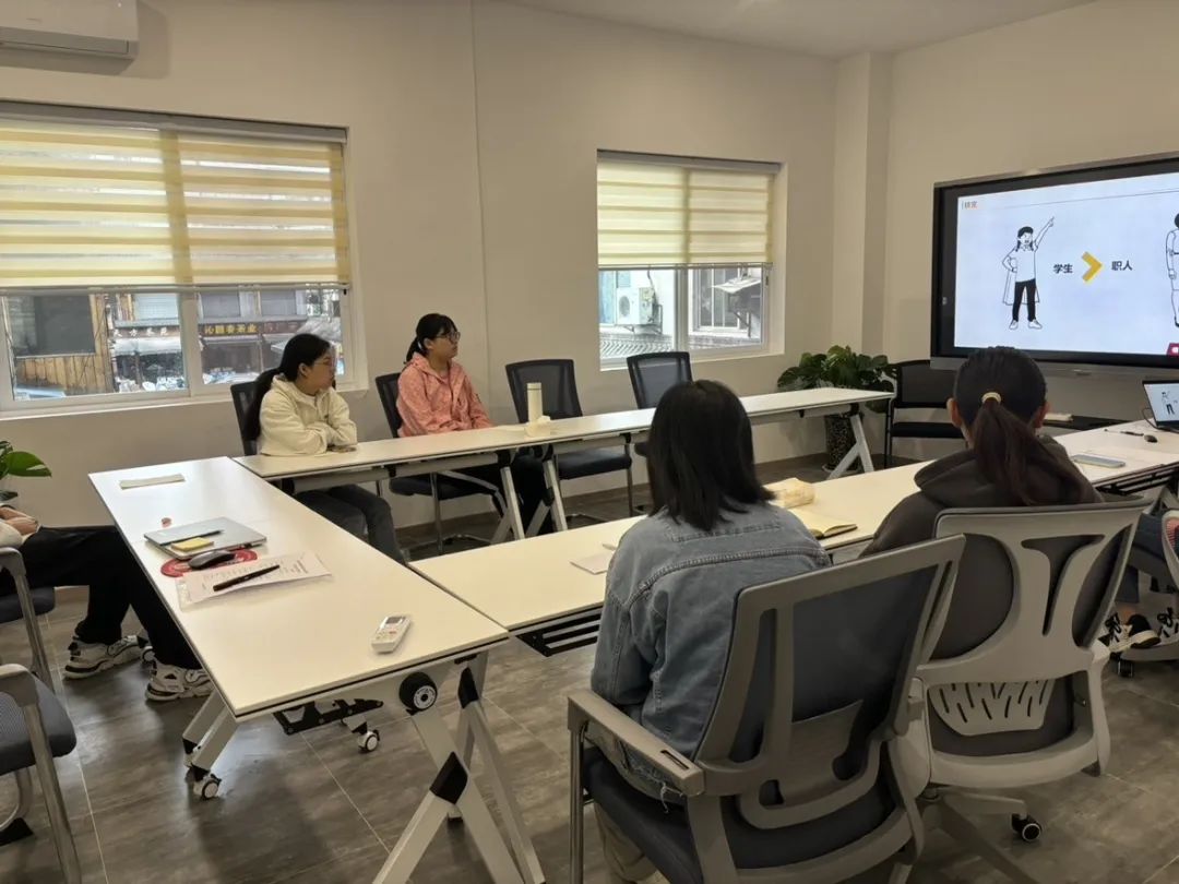 医学院辅导员送5位学生入职成都创莱产后康复有限公司 助力康复专业学子启航新篇章 第 1 张 医学院辅导员送5位学生入职成都创莱产后康复有限公司 助力康复专业学子启航新篇章 第 1 张