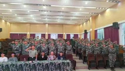 不辱使命 薪火相传——砺剑军事社区四营开展新老交接仪式 第 8 张