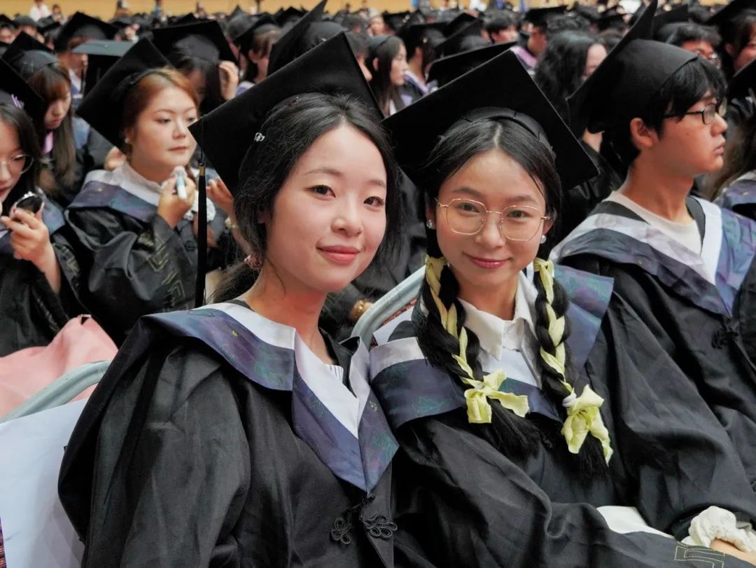 云南经济管理学院2025年毕业典礼隆重举行! 第 28 张 云南经济管理学院2025年毕业典礼隆重举行! 第 28 张