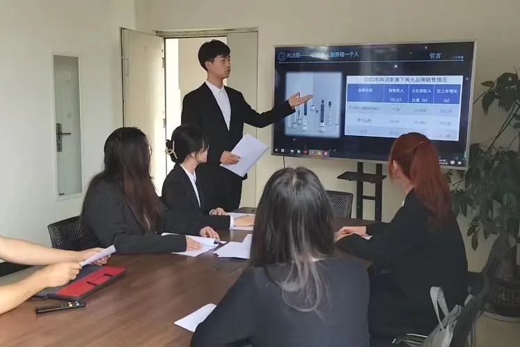 专业榜首+国奖学霸,还是退伍兵?他的下个“战场”在新疆! 第 8 张 专业榜首+国奖学霸,还是退伍兵?他的下个“战场”在新疆! 第 8 张