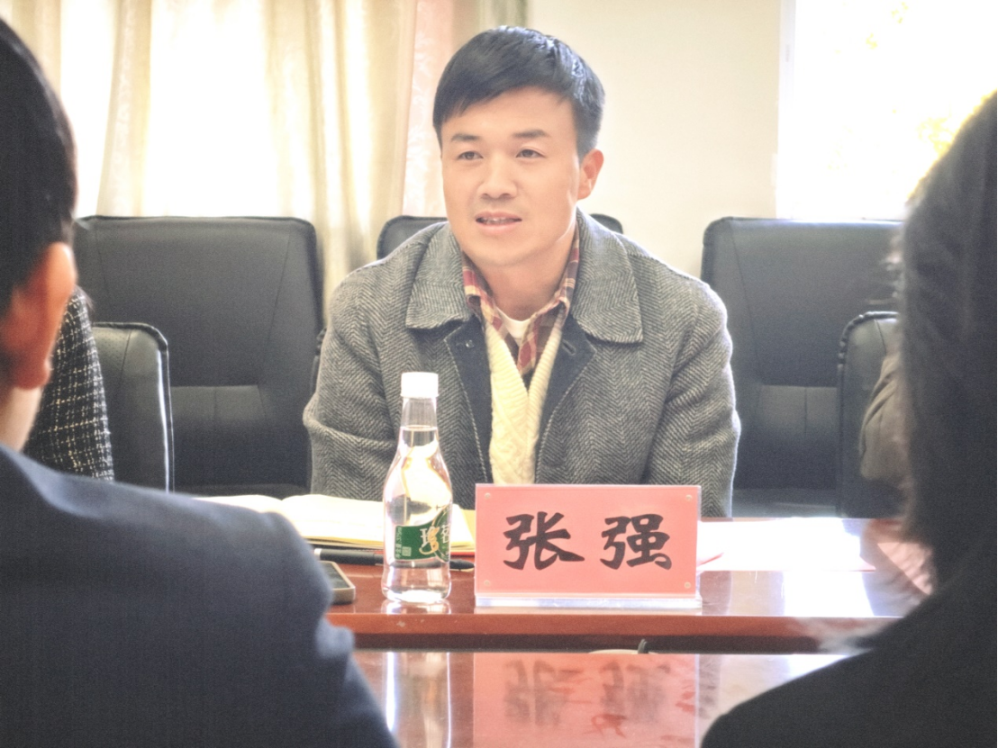 学院资讯 | 同心聚力话发展,师生共话促成长——财经商贸学院召开2025-2026学年团学骨干与学院领导“面对面”座谈会 第 2 张 学院资讯 | 同心聚力话发展,师生共话促成长——财经商贸学院召开2025-2026学年团学骨干与学院领导“面对面”座谈会 第 2 张