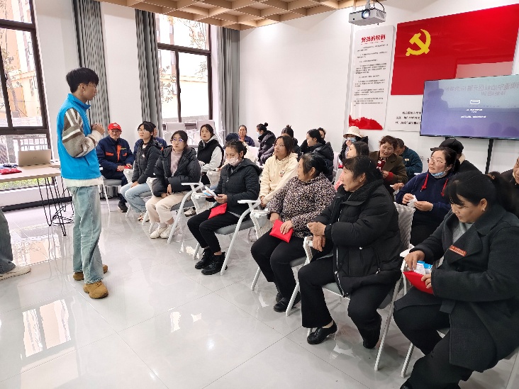 掌握急救技能,筑牢安全防线 ——“救在身边”急救知识入社区活动在宁泊社区顺利开展 第 1 张 掌握急救技能,筑牢安全防线 ——“救在身边”急救知识入社区活动在宁泊社区顺利开展 第 1 张