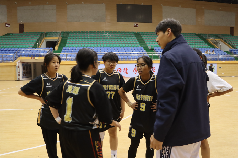 热血逐梦，赛场争锋——云南经济管理学院医学院篮球赛半决赛战报 第 6 张