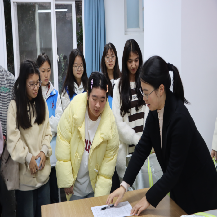 5(1).png 暖冬赠被传温情,火锅共煮聚人心——云南经济管理学院医学院暖冬关爱行动圆满落幕 第 3 张