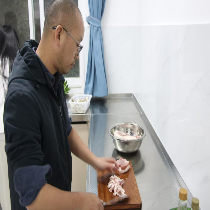 9(1).png 暖冬赠被传温情,火锅共煮聚人心——云南经济管理学院医学院暖冬关爱行动圆满落幕 第 7 张