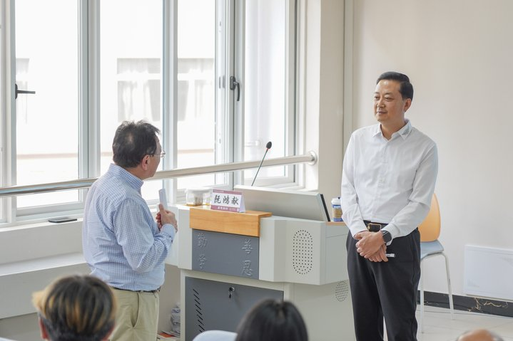 阮鸿献企业家走进云南经济管理学院共话青年成长与时代担当 第 4 张 阮鸿献企业家走进云南经济管理学院共话青年成长与时代担当 第 4 张