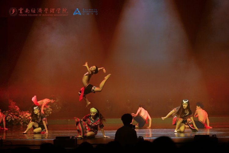 万象映界  艺彩绽放——云南经济管理学院艺术与传媒学院2026“万象·映界”展演今日绽放，双馆共赏艺术盛宴 第 37 张